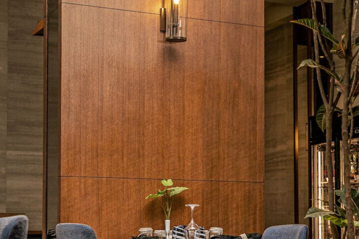 Dining 70 of 91