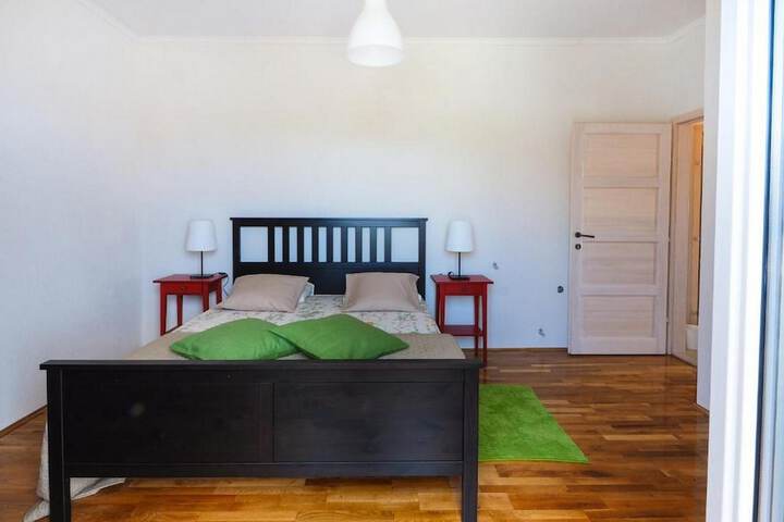 Room 7 of 49