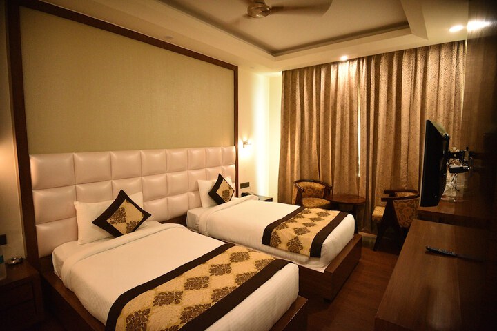 Room 16 of 31