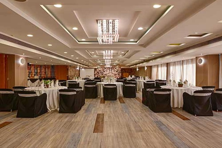 Ballroom/Hall 10 of 11