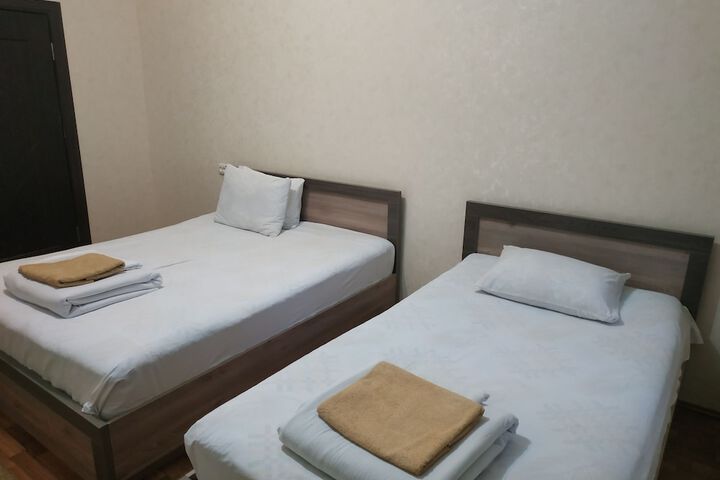 Room 4 of 28