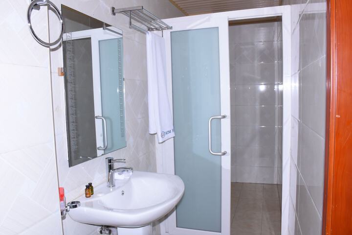 Room 20 of 34