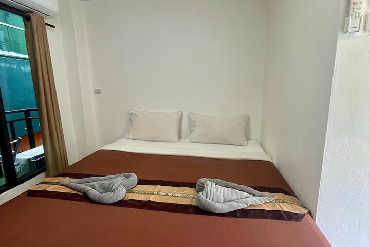 Room 25 of 60
