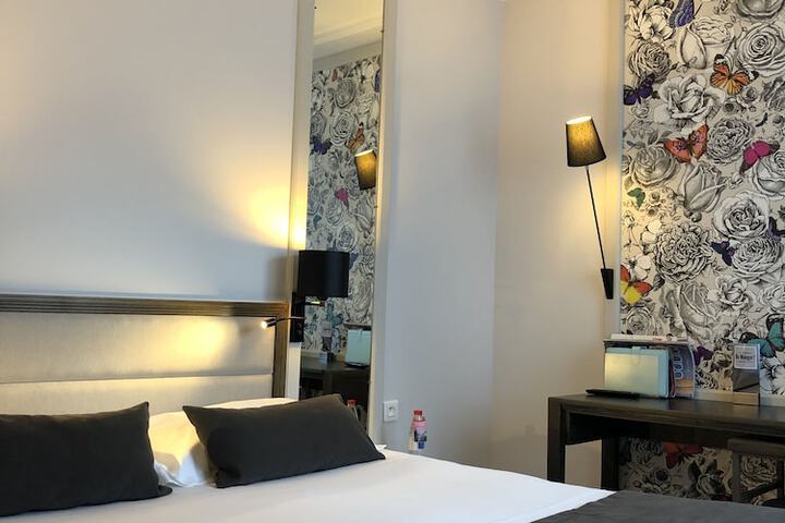 Room 15 of 51