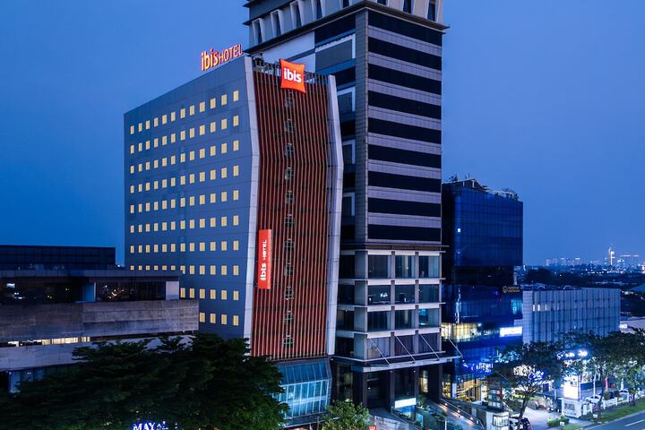 Hotel Entry