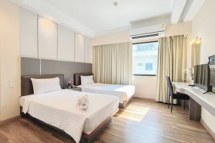 Room 12 of 36