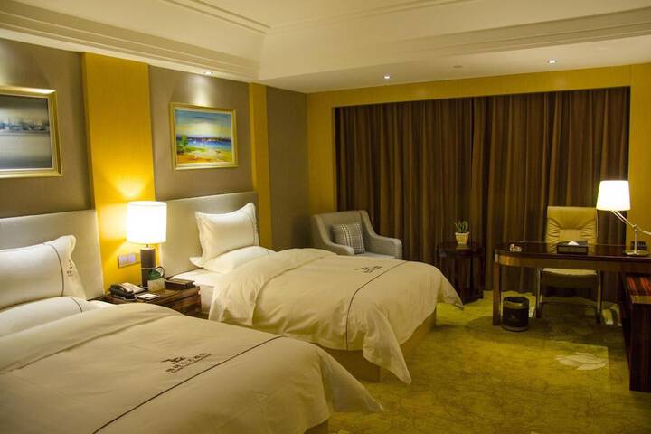 Room 32 of 52