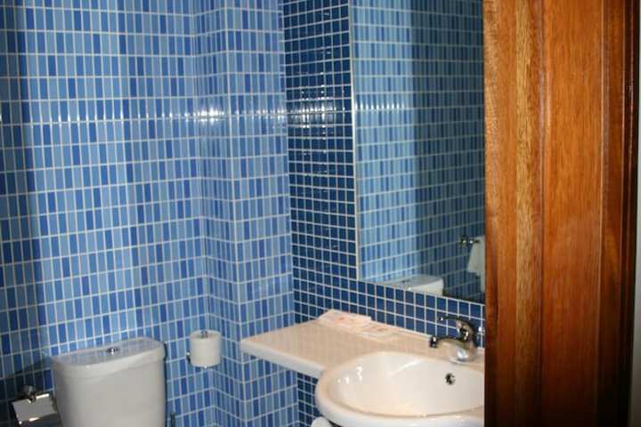 Room 15 of 33