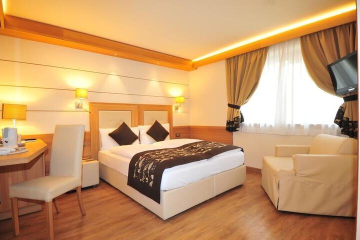 Room 5 of 31