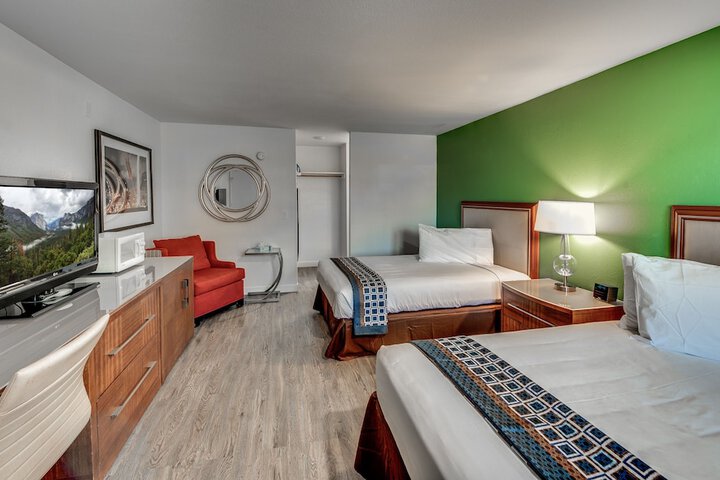 2 Double Beds (4 of 9)