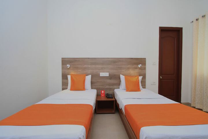 OYO 16476 Flagship Boulevard Residences