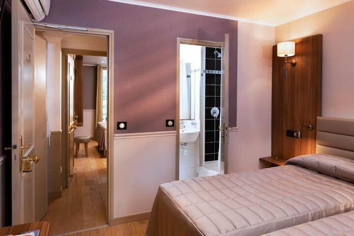 Room 10 of 23