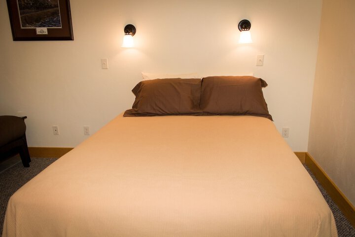 Room 2 of 9