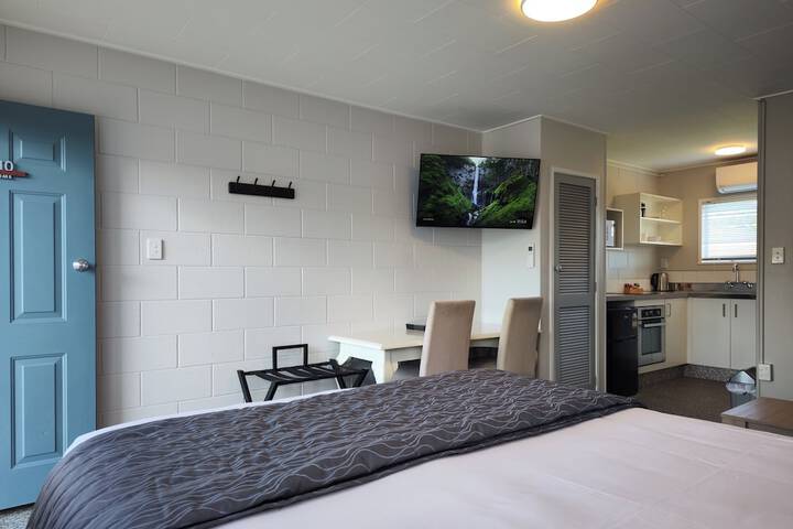 Room 9 of 36