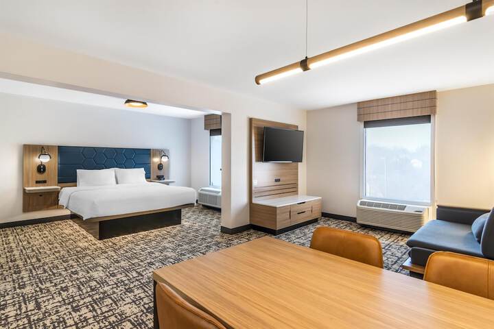 Room 35 of 51