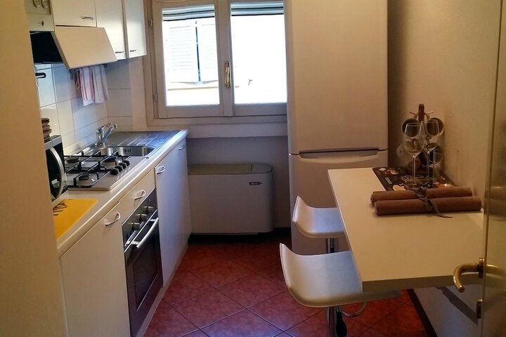 Room 27 of 33
