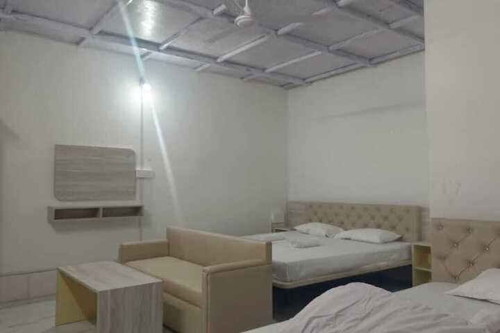 Room 11 of 25