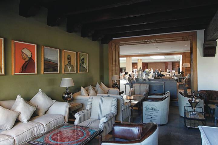 Entrance & Lobby