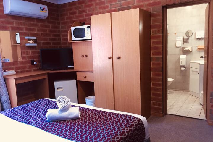 Room 17 of 36