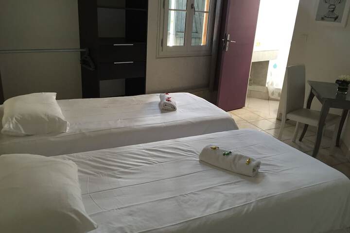 Room 7 of 11