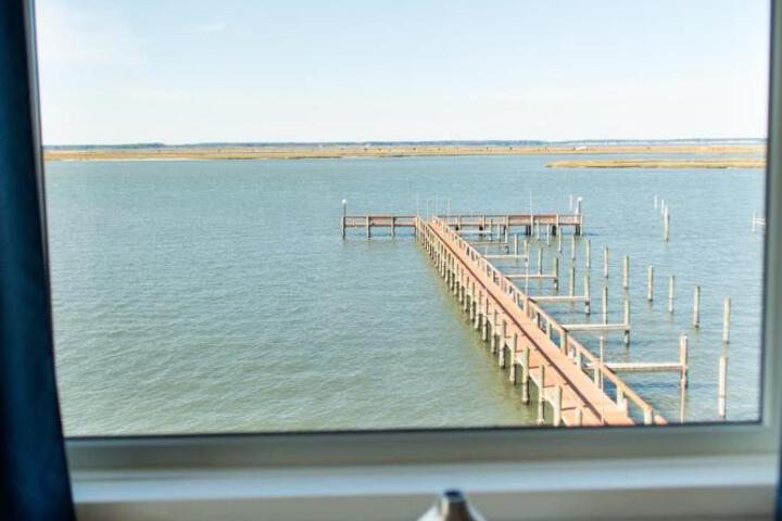 Standard King Bed Sea View (1 of 36)