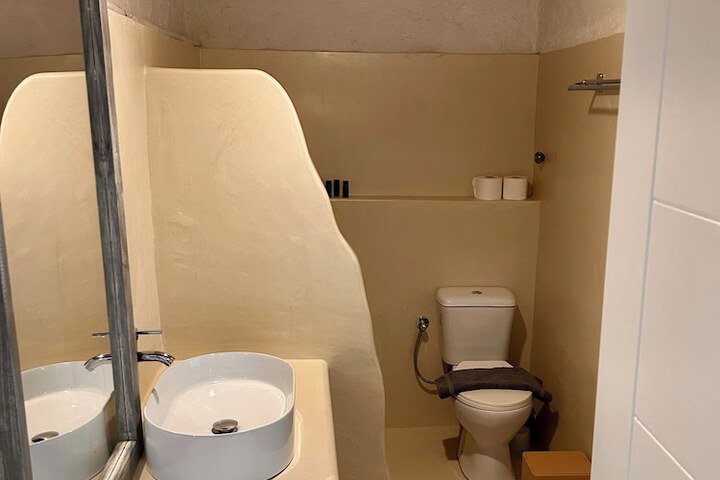 Room 45 of 52