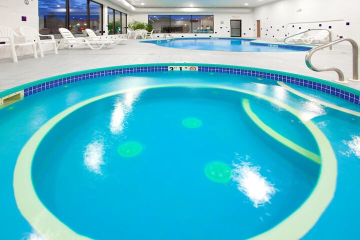 Pool 17 of 40