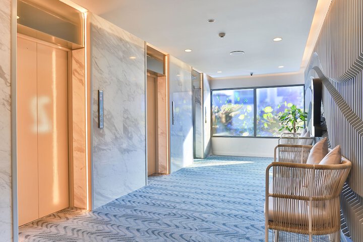 Ballroom/Hall 129 of 158