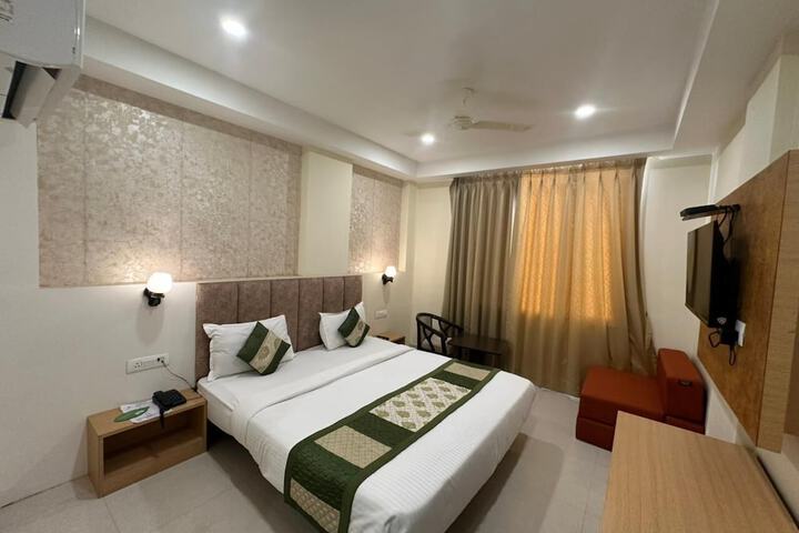 Room 7 of 7