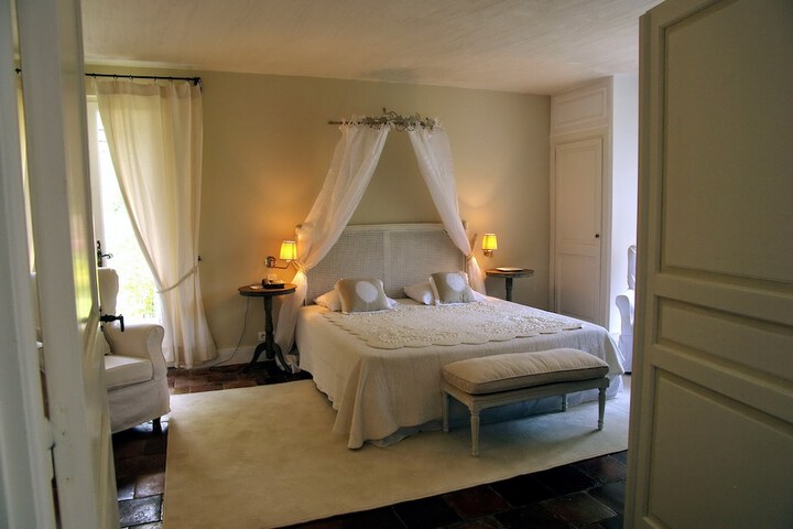 Room 34 of 94