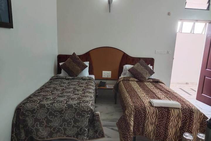 Room 5 of 22
