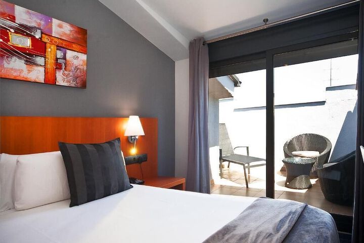 Room 15 of 42