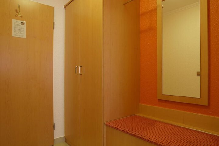 Room 6 of 36