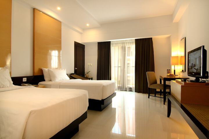 Room 3 of 37