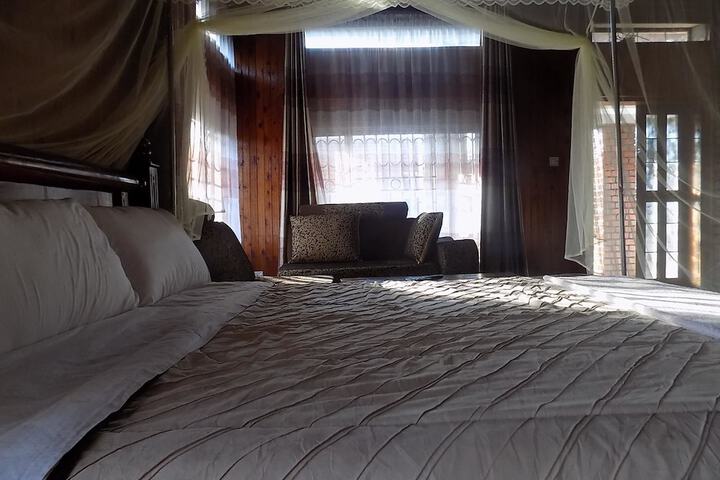 Room 2 of 23