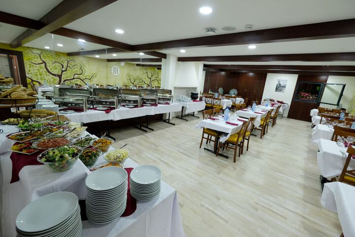 Dining 38 of 106