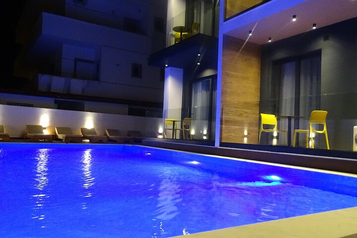 Pool 87 of 94