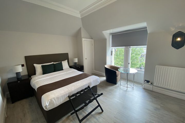 Room 6 of 86
