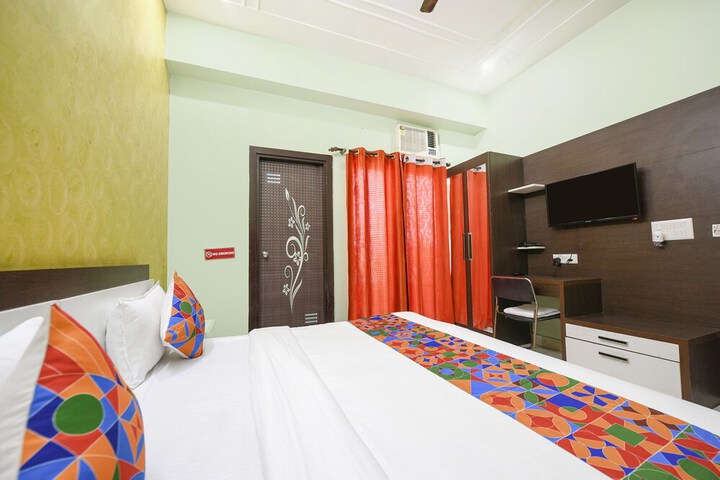 Room 10 of 25