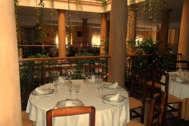 Dining 47 of 71