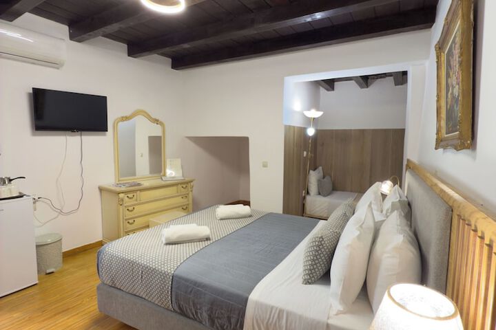 Room 75 of 148