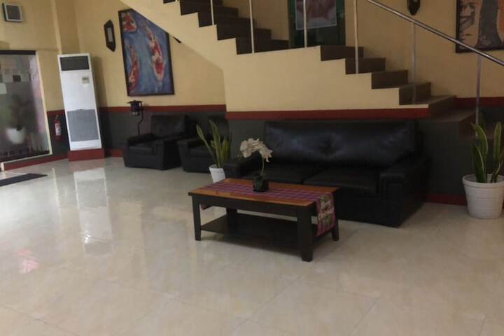 Entrance & Lobby