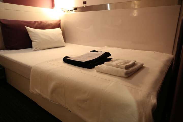 Room 7 of 37
