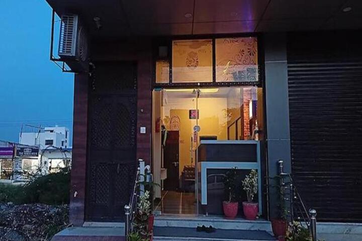 FabHotel Ambuj