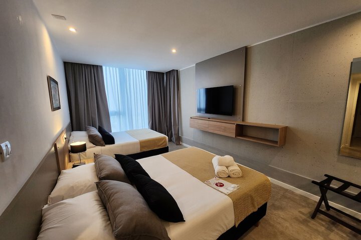 Room 13 of 42