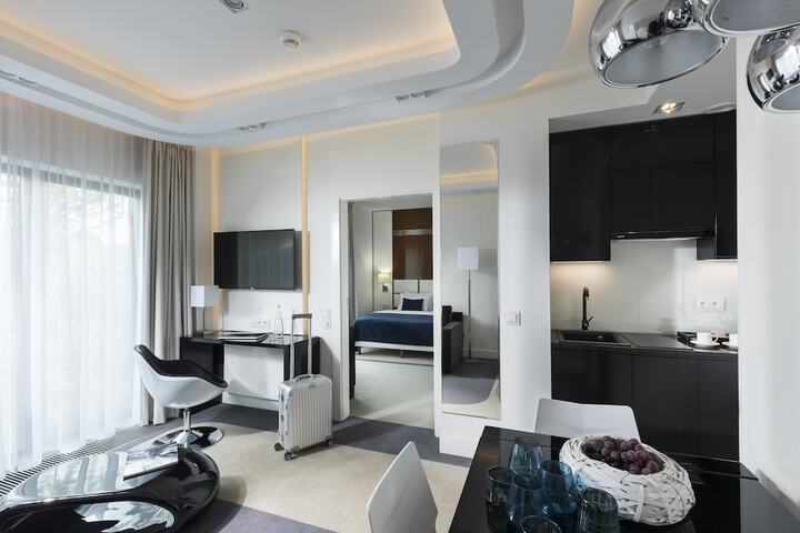 Room 9 of 95