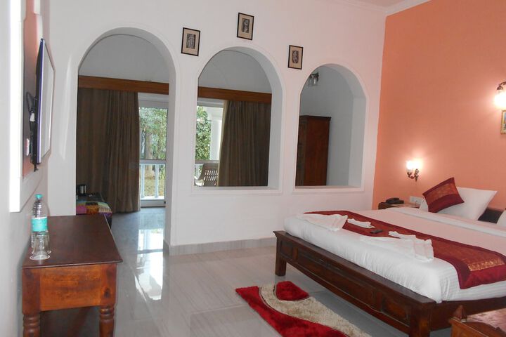 Room 3 of 33