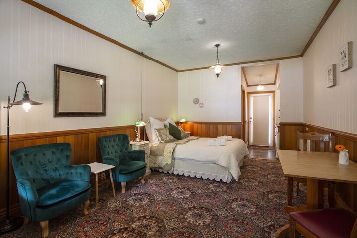 Room 10 of 65