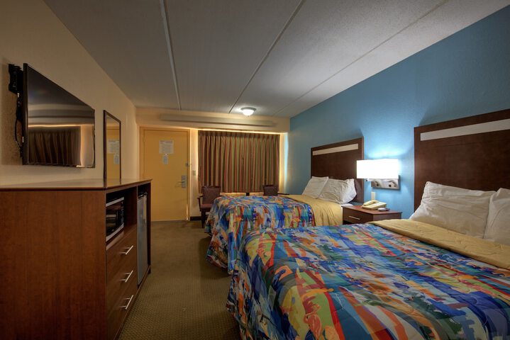 Room 9 of 25