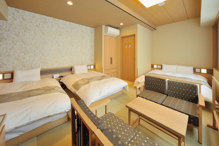 Room 11 of 110